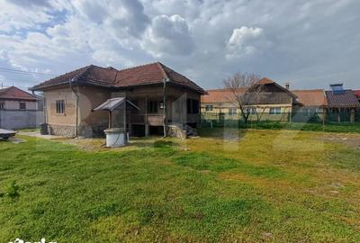 Casă cu 3 camere cu Teren 1000 Mp în Arcani - 2