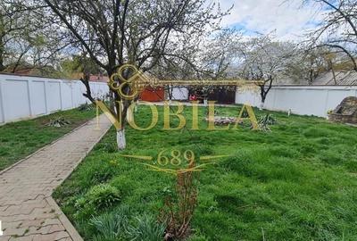 Casă cu 4 camere cu Canalizare în Central - 2