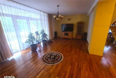 Casă cu 7 camere cu Teren 1000 Mp în Dumbrava - 1