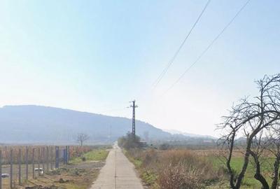 Teren de 8600 mp, în Central - 6