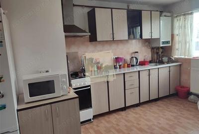 Apartament cu 4 camere, mobilat în Central - 1
