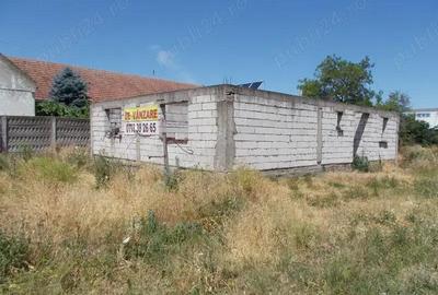 Casa neterminata langa Timisoara, Sacalaz, central, asfalt, utilitati, 1015 mp, FS=15,38mp. Com=0% - 5