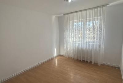 Apartament cu 3 camere semidecomandat în Sud - 3