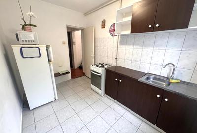 Apartament 3 camere | Zona Astra | Etaj 2/4 | - 1