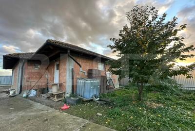 Casă cu 4 camere cu Teren 1500 Mp în Vetiș - 5