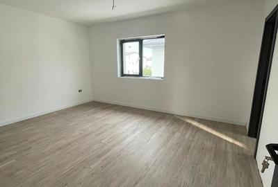 Casă cu 4 camere cu Teren 330 Mp în Central - 4