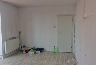 Calea Calarasilor, Hala Traian, semistradal, bloc mixt, centrala termica - 9