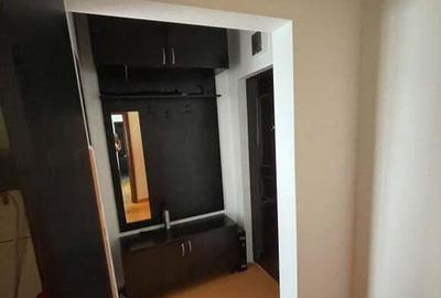 Apartament cu 3 camere semidecomandat în Central - 1