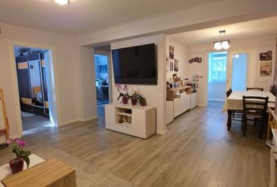Apartament cu 3 camere decomandat în Central - 3