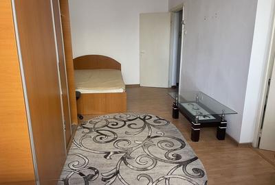 Garsonieră semidecomandată în Uzina 2 - 6
