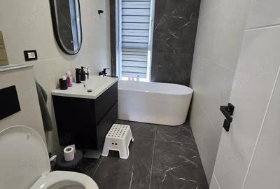 Duplex despartit prin camera tehnica - 4 camere Toate Utilitatile - 4