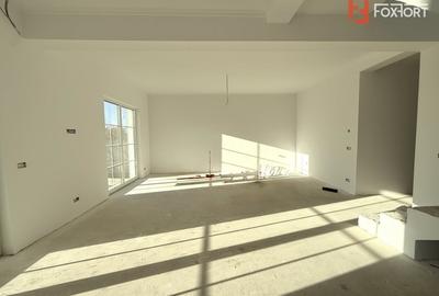 Duplex cu 5 camere cu Canalizare în Giarmata - 3