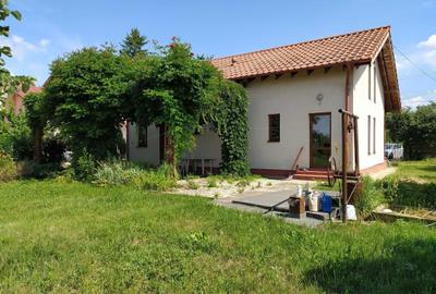 Casă cu 4 camere în Hotarele - 2