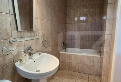 Casă cu 4 camere cu Teren 1255 Mp în 7 Noiembrie - 12