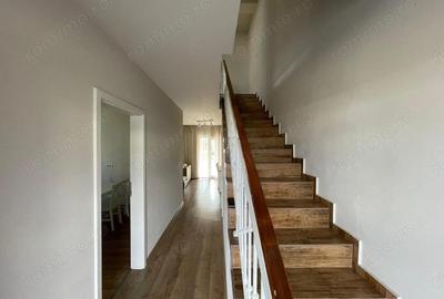 Casă cu 4 camere cu Teren 300 Mp în Moșnița Nouă