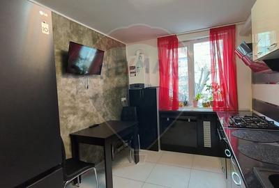Apartament cu 3 camere semidecomandat, mobilat în Micro 19 - 12