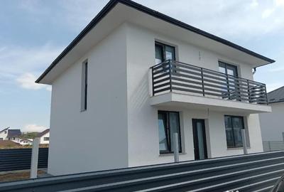 Casă cu 4 camere cu Teren 350 Mp în Șcheia - 15