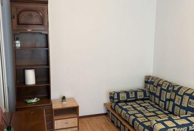 Garsonieră în Titan - 2