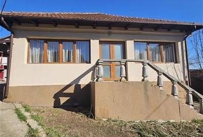 Casa + teren de vanzare in Tg Ocna in apropiere de Salina