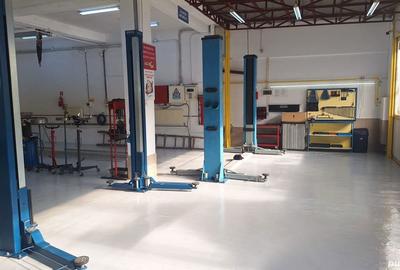Spațiu comercial, de 200 mp, în Central - 8