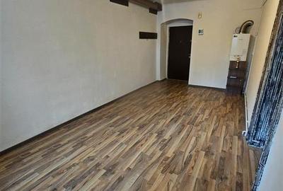 Apartament cu 2 camere nedecomandat în 15 Noiembrie - 5