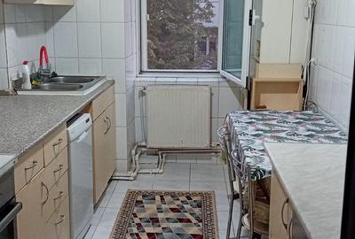 Apartament cu 3 camere decomandat în Păcurari