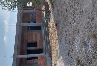 Vand urgent casa in comuna Seleu?.Pret.80000 euro Negociabil - 2