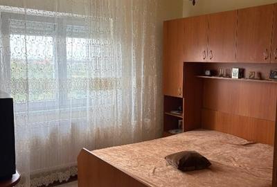 Închiriez apartament cu 3 camere. - 3