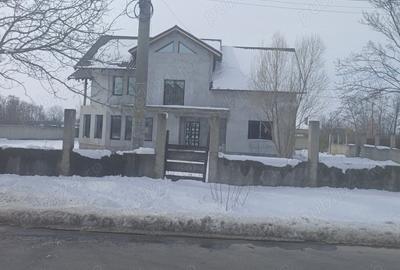 Casa de vanzare la Titu - 1