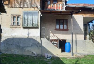 Casă cu 4 camere în Vâlcănești - 6
