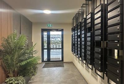 Apartament cu 2 camere decomandat în Tractorul - 21