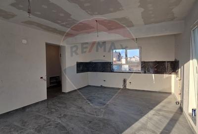 Casă cu 4 camere cu Teren 331 Mp în Crevedia - 6
