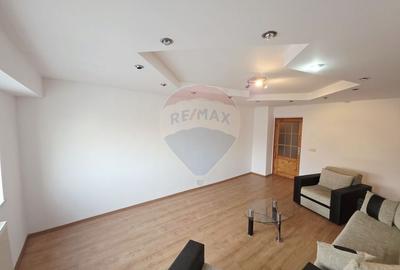 Apartament cu 2 camere decomandat în 1 Mai - 9