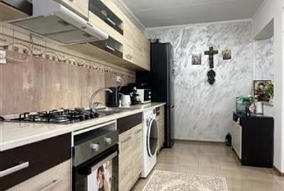 Casa Mobilata si Renovata, Situata intr-o Zona Excelenta in Navodari - 18