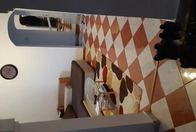 Apartament cu 4 camere semidecomandat în Big - 5