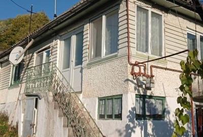 Casă individuală cu 4 camere cu Teren 1018 Mp în Cucuteni - 1