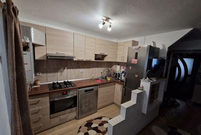 Apartament cu 3 camere decomandat în Florești - 7
