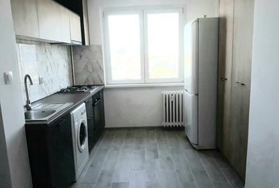Apartament cu 3 camere semidecomandat, mobilat în Colentina