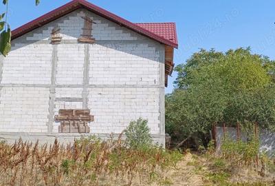 Casă cu 4 camere în Peretu - 5