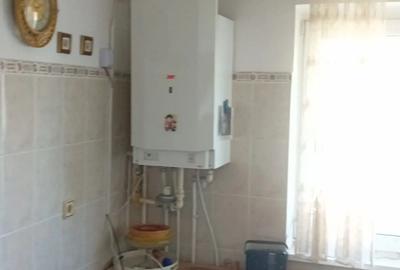 Apartament 3 camere, decomandat, central, Bacau - 2