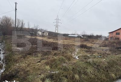 Teren de 1049 mp, în Priseaca - 3