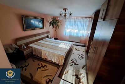 Casă formată din 2 clădiri P+M și P+1 - 3