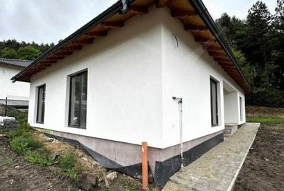 Casa pe un singur nivel, in sat Popesti, 100mp utili