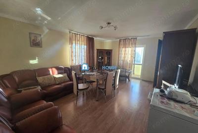 Apartament cu 2 camere decomandat în Est