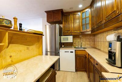 Casă cu 7 camere cu Teren 2822 Mp în Central - 1