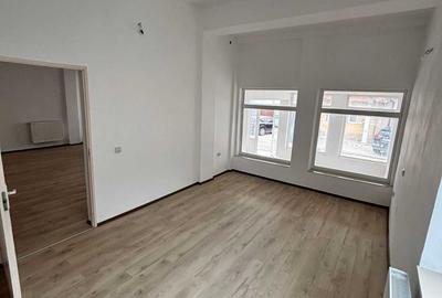 Apartament cu 4 camere nedecomandat în Pianu - 1