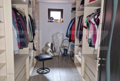 Casă cu 4 camere cu Teren 2360 Mp în Central