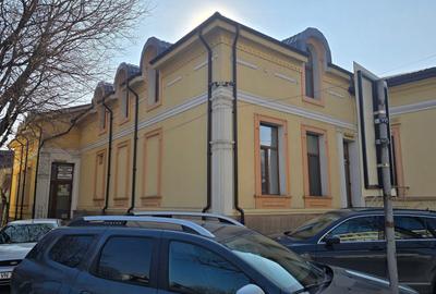 Casă cu 11 camere cu Canalizare în Ultracentral - 2