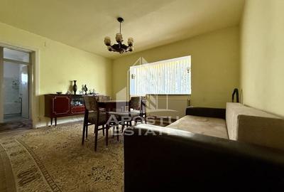 Apartament cu 3 camere, etaj 1, centrala proprie,garaj, zona Girocului - 2
