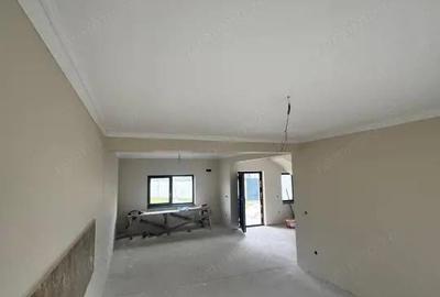 Casă cu 4 camere cu Teren 415 Mp în Central - 3